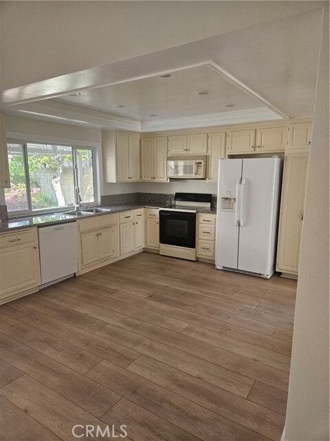 Building Photo - 6801 Glen Dr