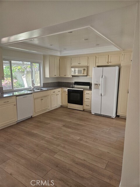 Foto del edificio - 6801 Glen Dr