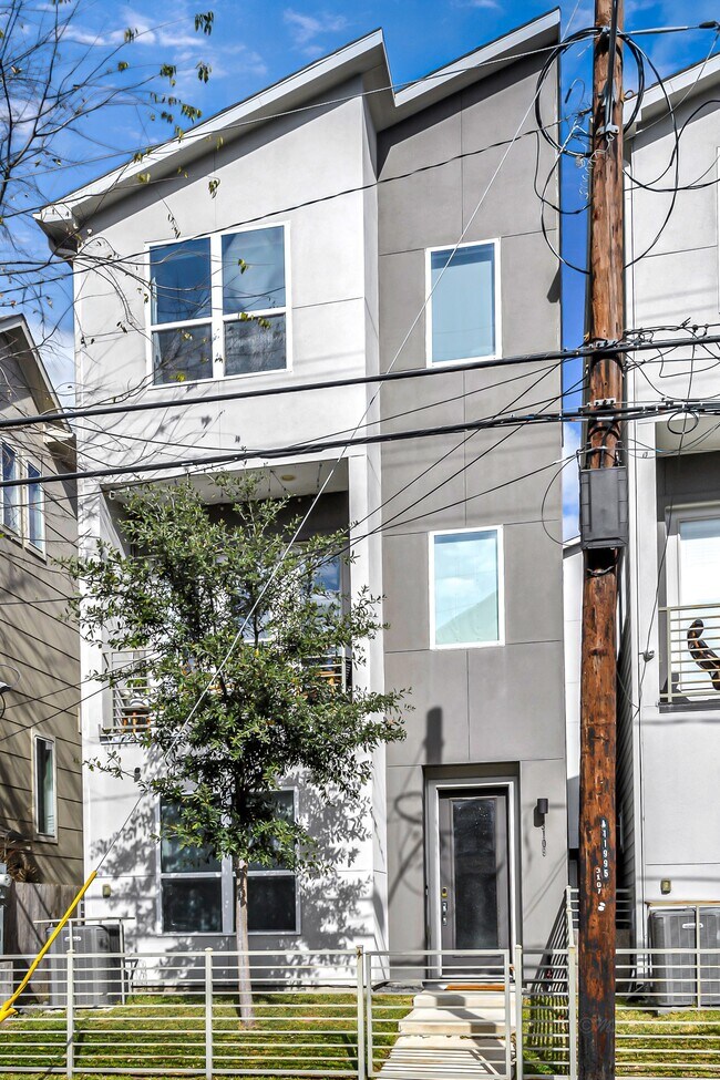 Foto del edificio - 3105 Gillespie St