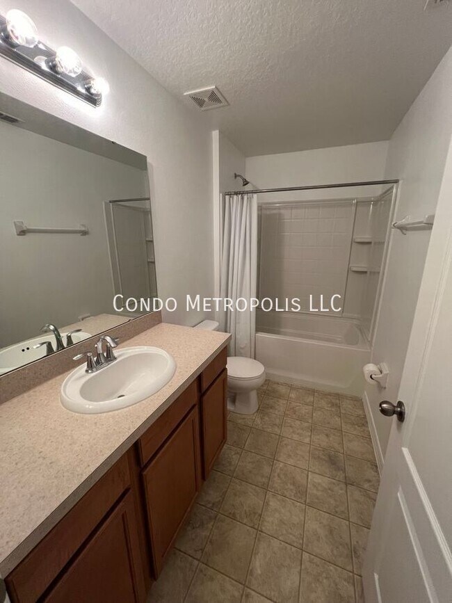 Foto del edificio - 1401 Priory Cir