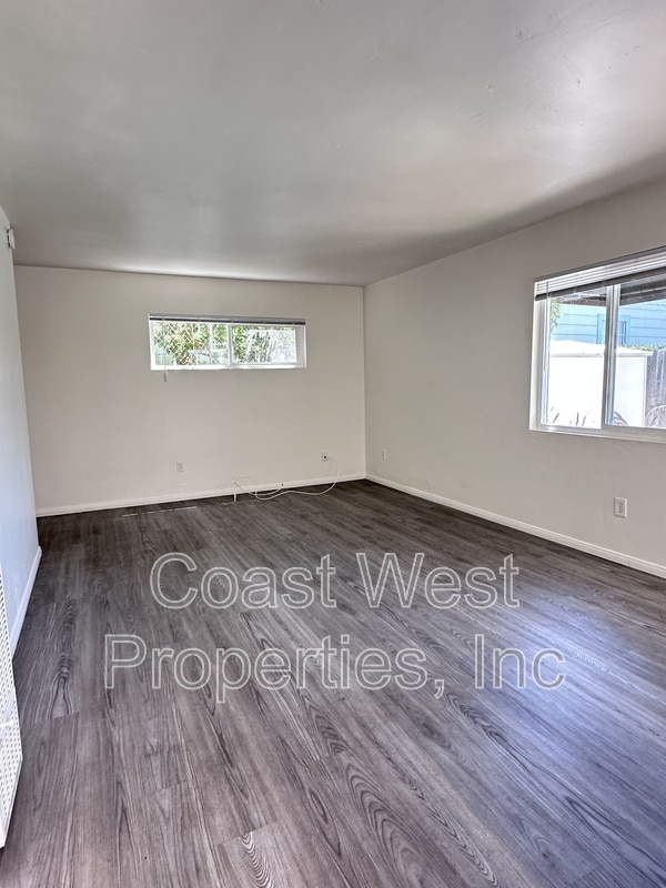 Building Photo - 824 Tourmaline St