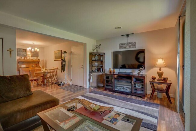 Foto del edificio - 551 Hawaii Ln.