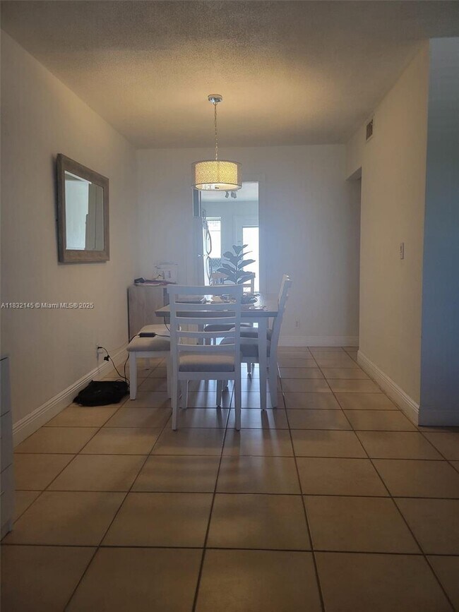 Foto del edificio - 1450 NE 170th St