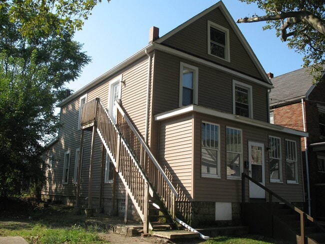 Building Photo - 545 E 22nd St