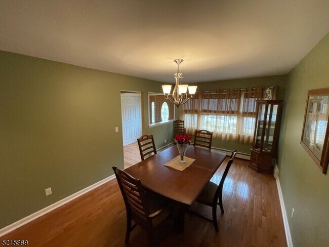 Building Photo - 42 Willow Way