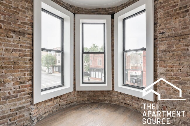 Building Photo - 3237 W Armitage Ave
