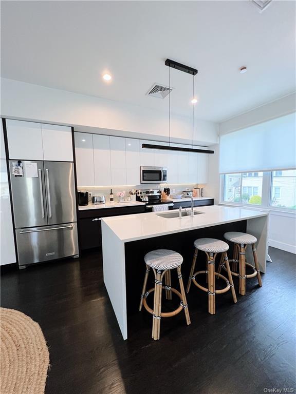 Building Photo - 204 Waverly Ave