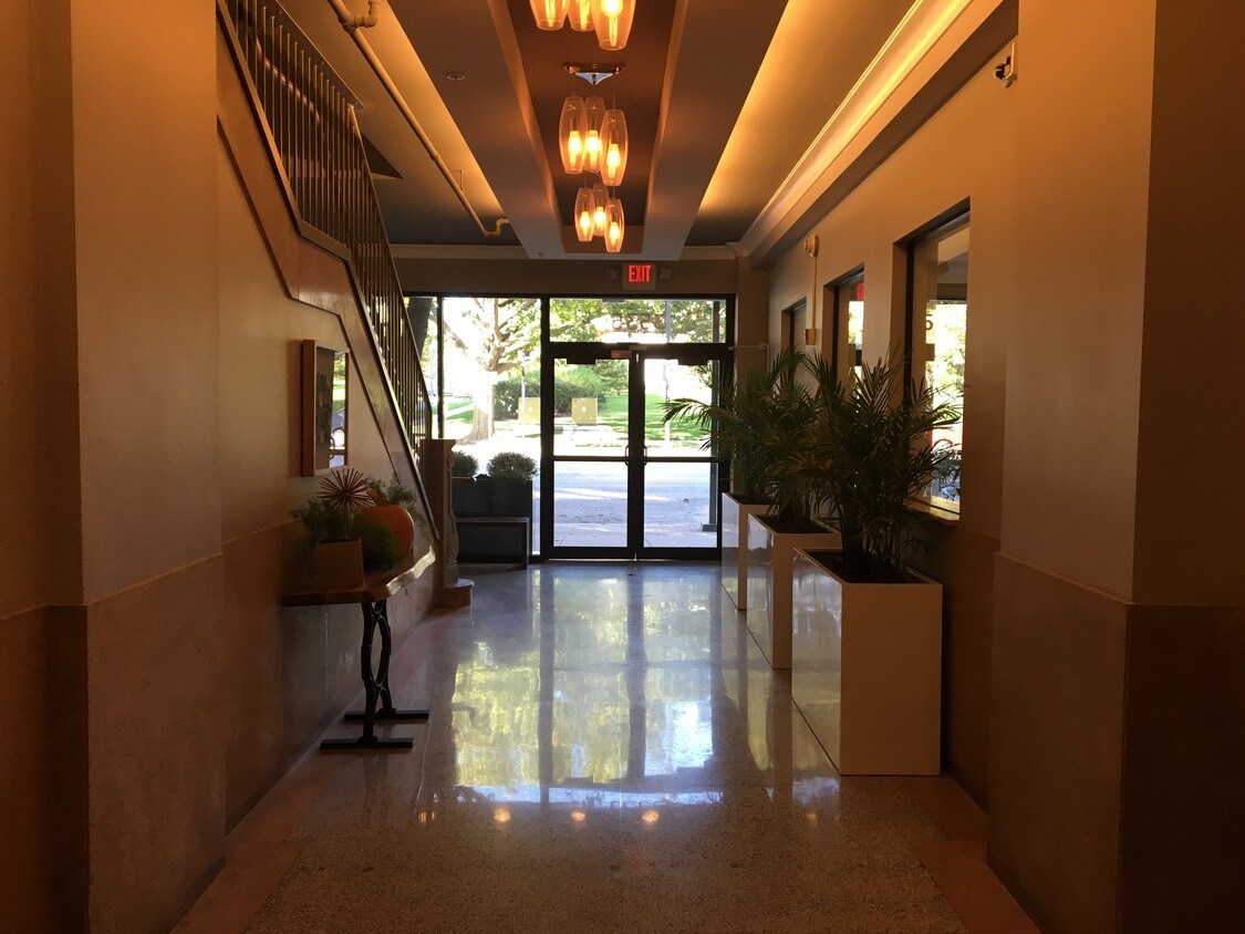 3535 Broadway Blvd Unit 412, Kansas City, MO 64111 Apartment for Rent