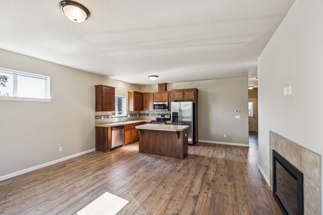 Building Photo - 2501 Carson Loop