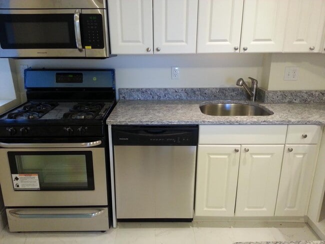 Building Photo - 2001 Commonwealth Ave