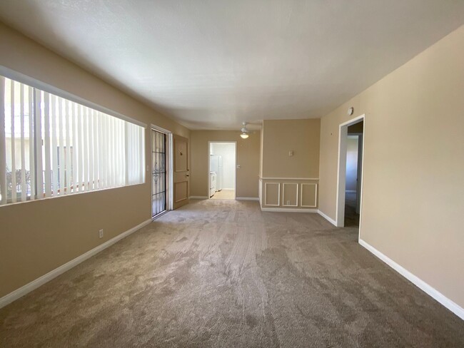 Building Photo - r0296