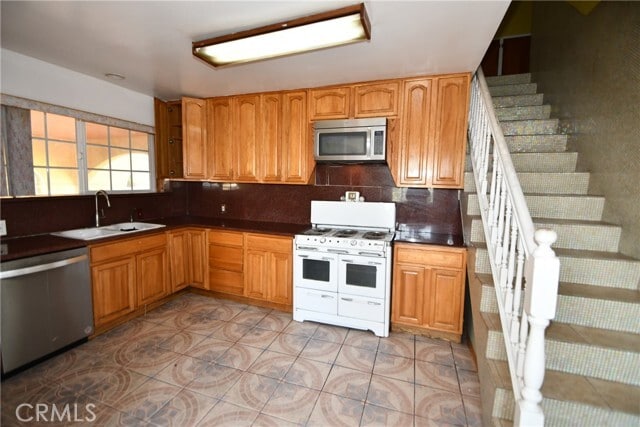 Building Photo - 14103 Fonthill Ave