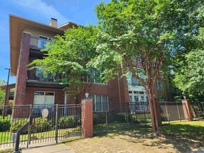 Building Photo - 515 E Capitol Ave