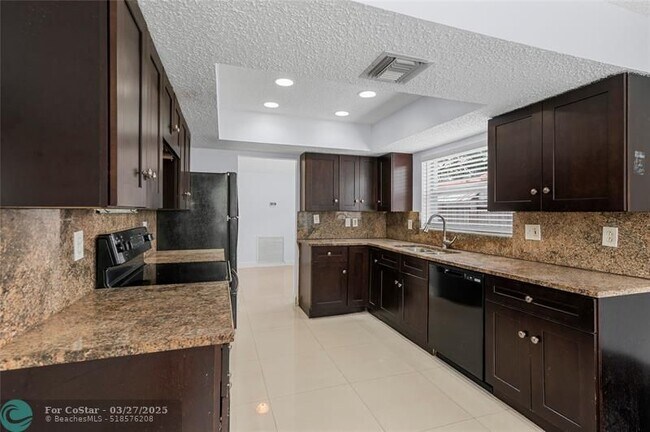 Foto del edificio - 842 SW 68th Ave