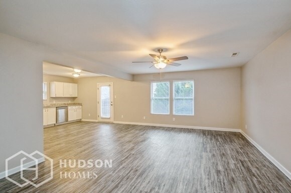 Building Photo - SELF TOUR NOW! - 7246 Fox Point Dr, Charlo...
