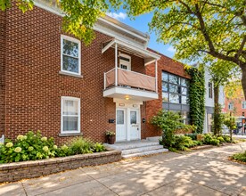 Building Photo - 5772 Rue Saint-André