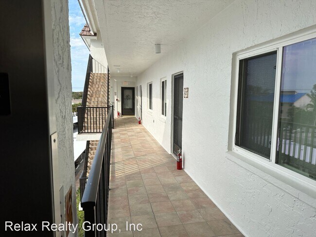 Building Photo - 1 br, 1 bath House - 9011 Midnight Pass Rd...