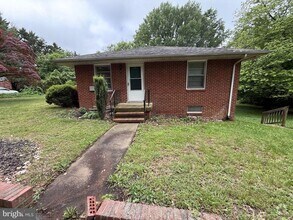 Building Photo - 117 Courtland Dr