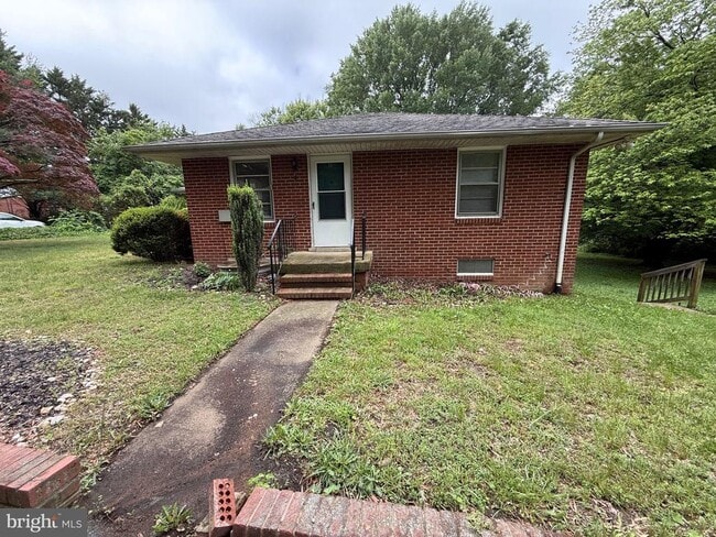 Foto del edificio - 117 Courtland Dr
