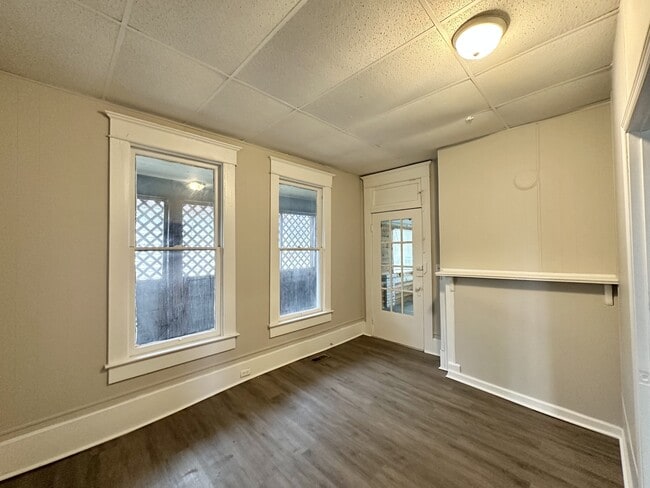 Building Photo - 811 17th St SW