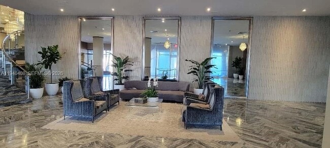 Foto del edificio - 5401 Collins Ave