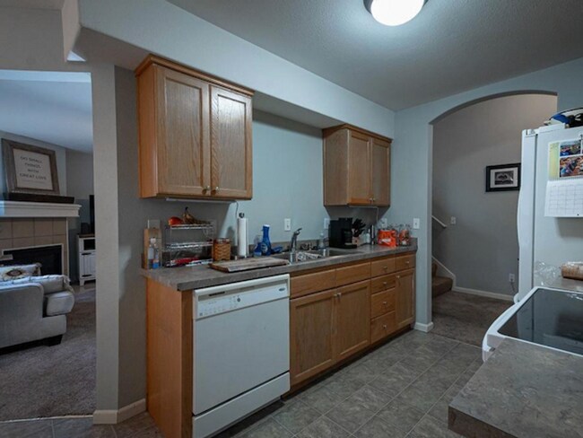 Foto del edificio - 3 bedroom 3 bath in Shawnee Heights
