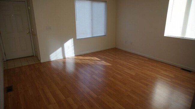 Foto del edificio - 12545 Beach St