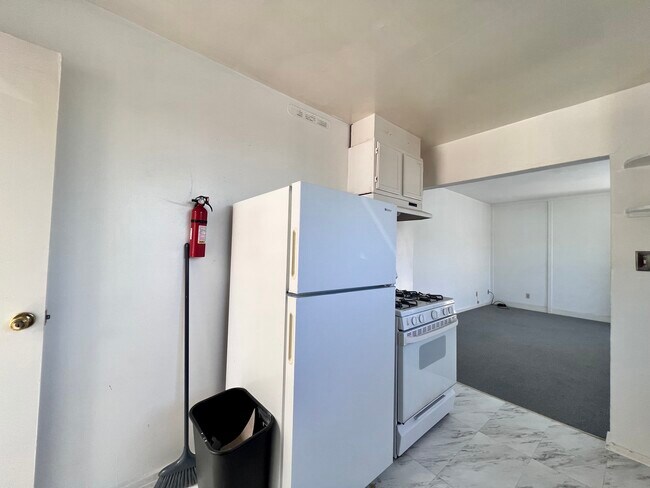 Building Photo - 328 45th St