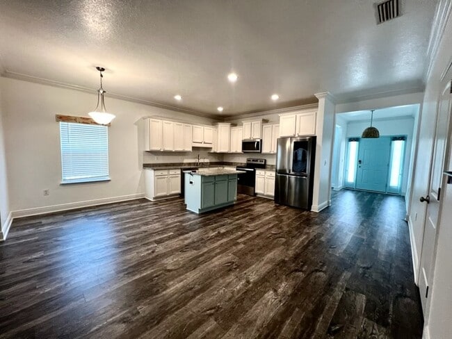 Building Photo - 170 Conner Cir