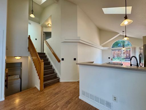 Building Photo - Cheery 3 bedroom 2 Bath Home! Available NOW