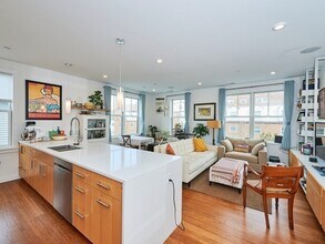 Building Photo - 290 Highland Ave