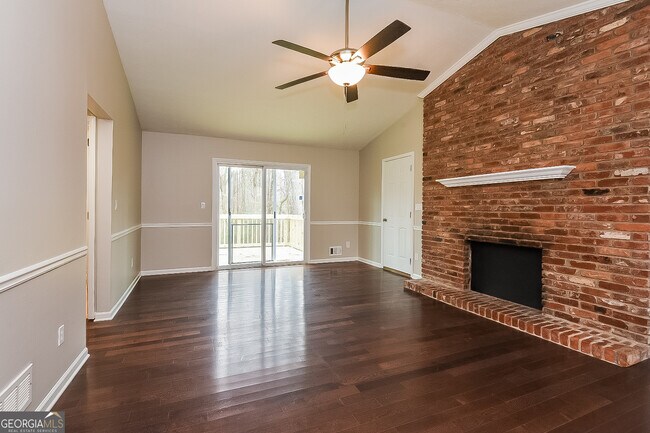 Foto del edificio - 461 Barnsdale Dr