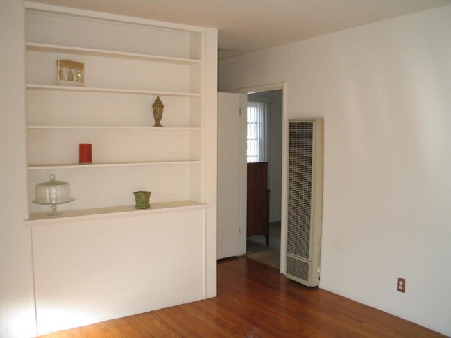 Foto del edificio - 3752 Lewis Ave