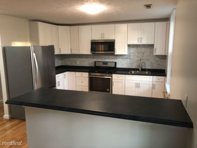 Primary Photo - 1 br, 1 bath Apartment - 73 Bank St 4 Unit 4