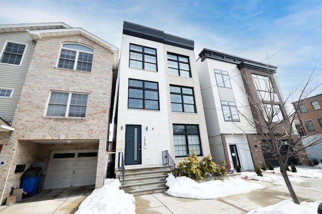 Photo - 194 Cambridge Ave Townhome