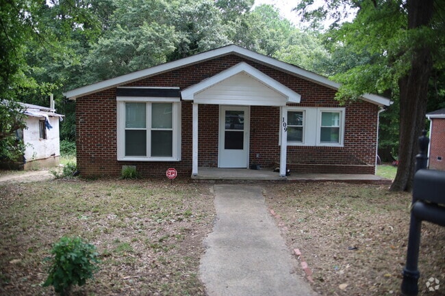 Brick Home - Nice Yard - 109 Wright Ter