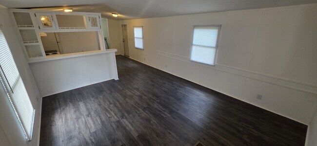 Foto del edificio - 8364 Cedar St