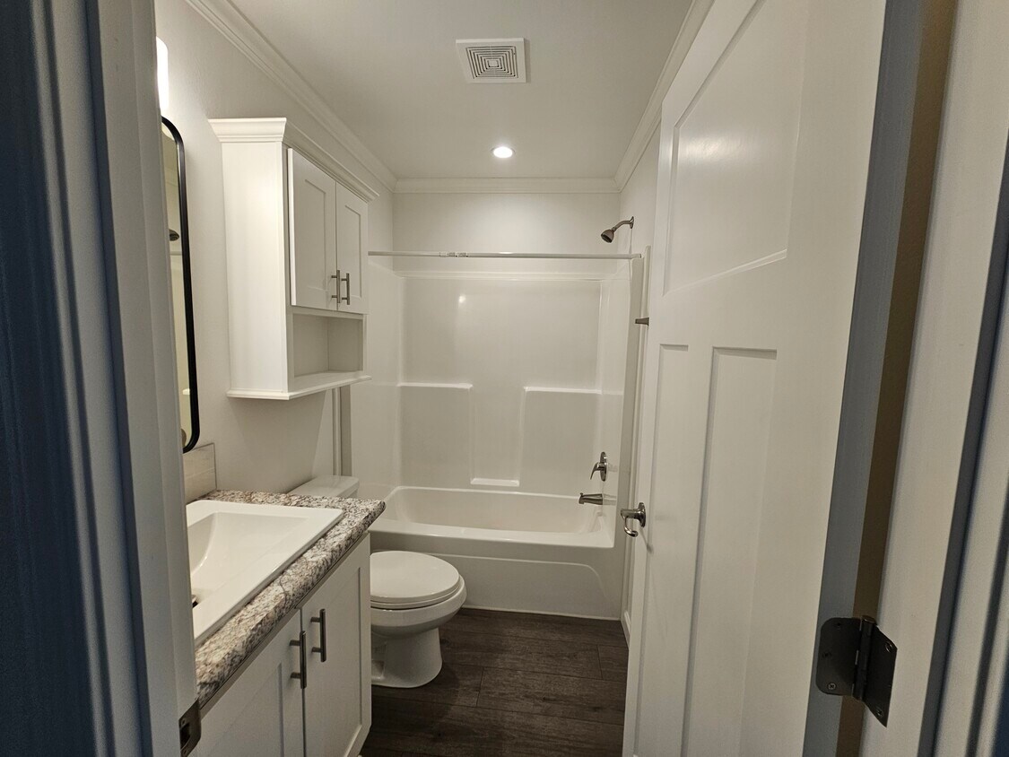 Building Photo - 1003 Paradise Ln