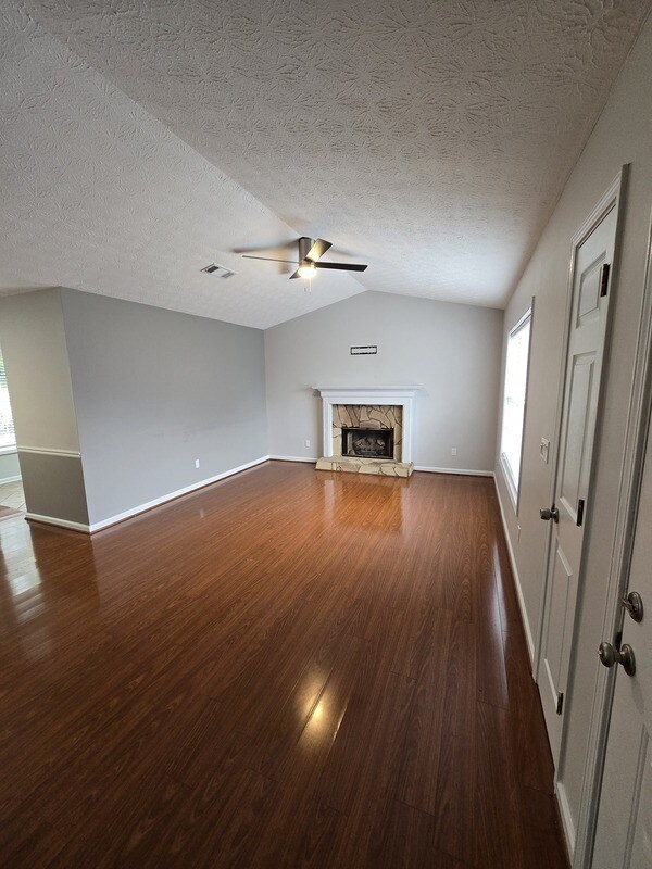 Building Photo - 223 River Birch Dr