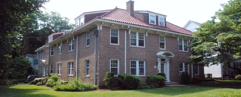 Primary Photo - 200 Linden St