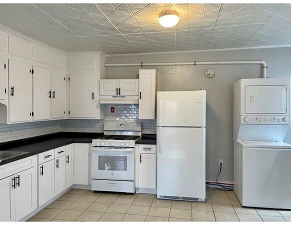 Primary Photo - 266 W 6th St