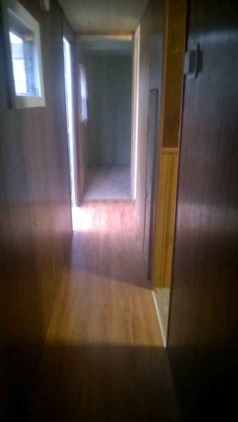 Building Photo - 5 E Niles Rd