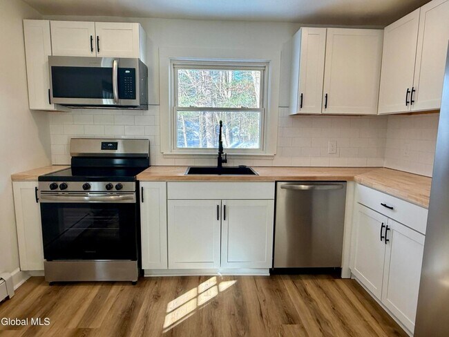 Foto del edificio - 98 Willow St