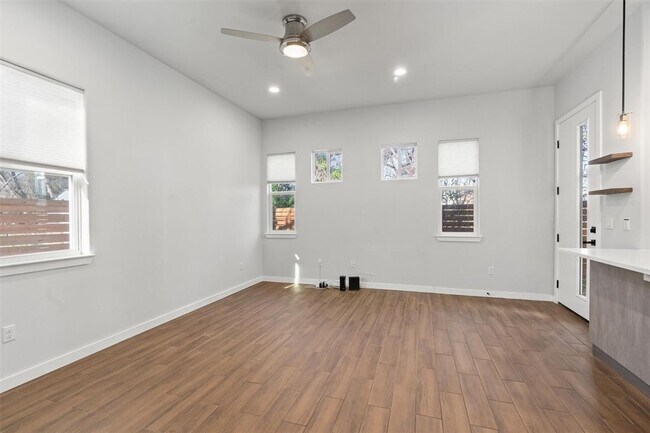 Building Photo - 5401 Stuart Cir