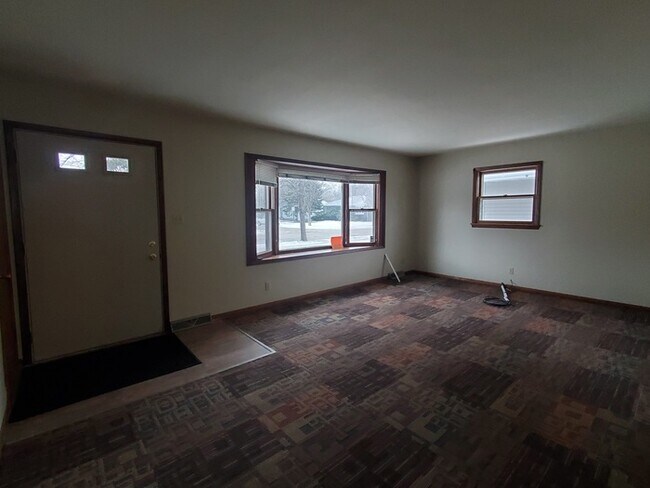 Building Photo - 907 N 26th St