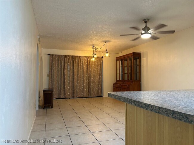 Foto del edificio - 603 Manor Cir