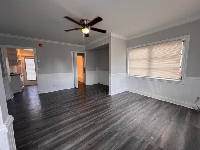 Building Photo - 101 S Golfview Rd