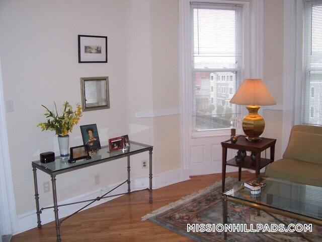 Foto del edificio - 1451 Tremont St