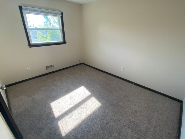 Building Photo - 5952-54 N 84th St
