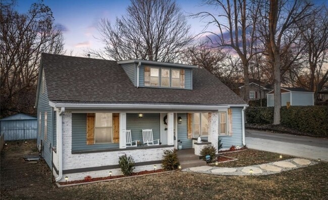 Foto del edificio - 2427 McLean Ave